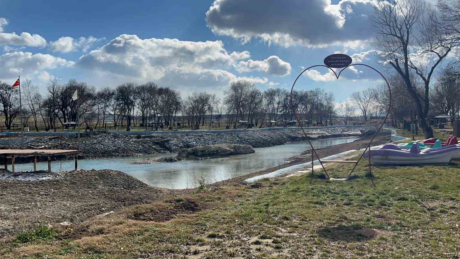 kuruyan sakarya nehrinin dogdugu nokta da dsinin calismalari devam ediyor 0 BcmpWBJE