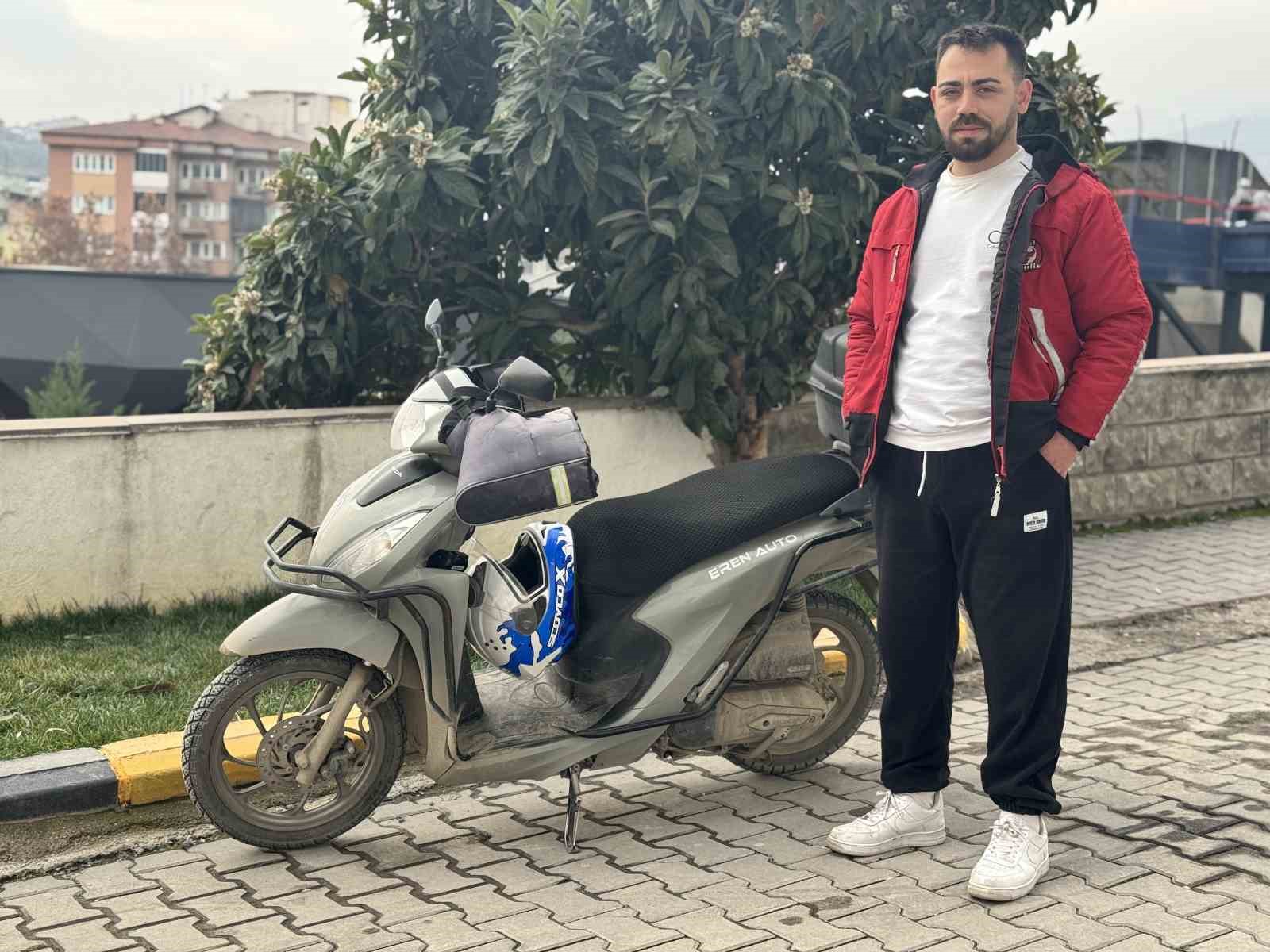 kurye heimlich manevrasiyla bogulan cocugu kurtardi o anlar kamerada 2 RptO33c4