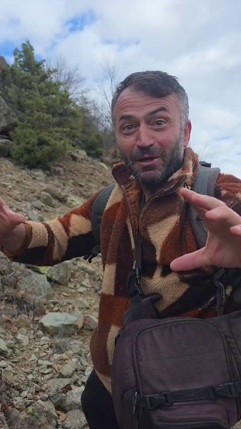 kus gozlemi icin ciktigi arazide ayi ile karsi karsiya kaldi korku dolu anlar kamerada