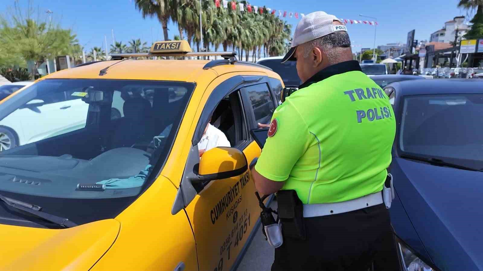 kusadasinda kurban bayrami oncesi havadan trafik denetimleri sikilastirildi 1 yy9vXfrd
