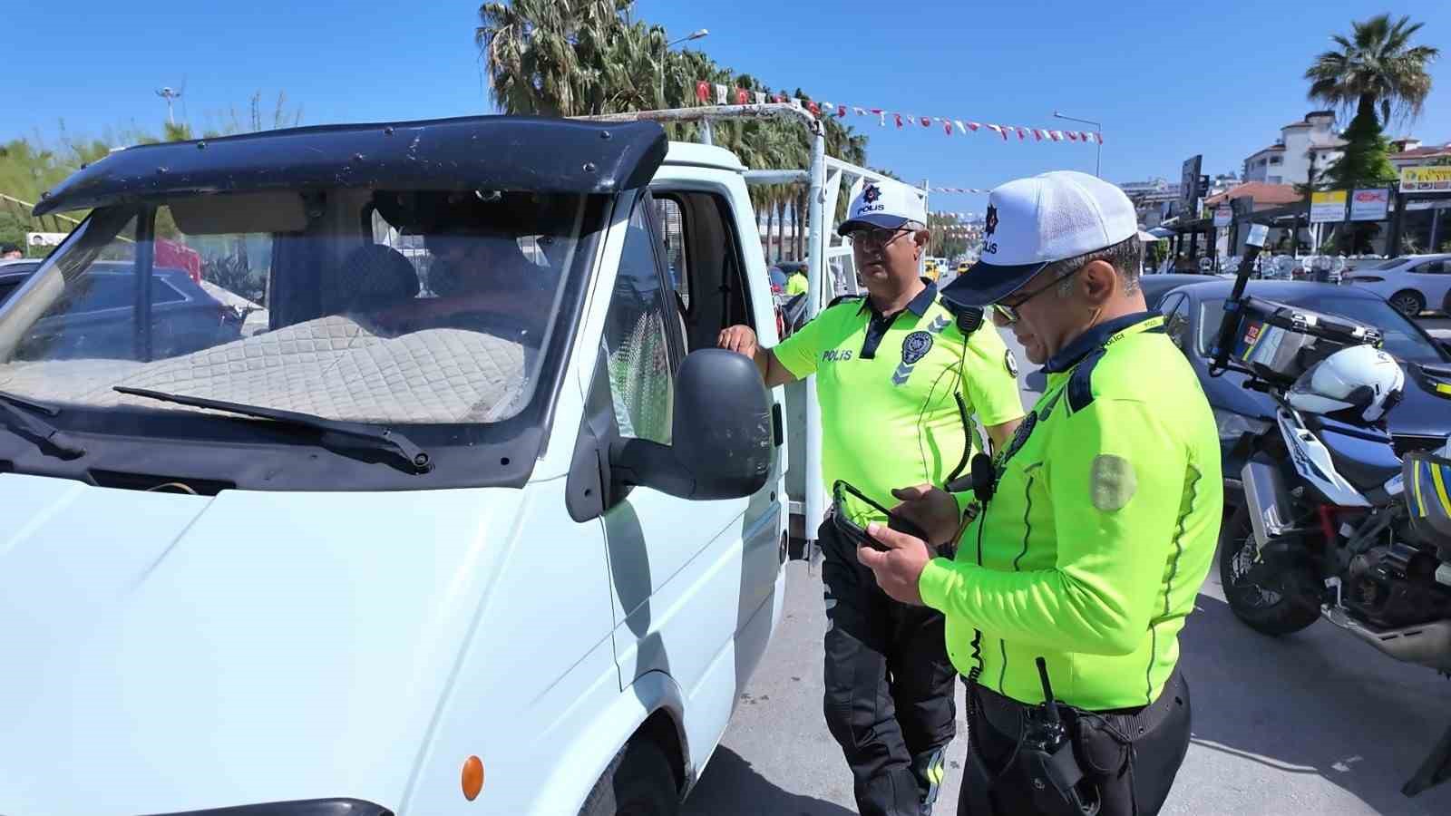 kusadasinda kurban bayrami oncesi havadan trafik denetimleri sikilastirildi 2 jsPKBSzJ