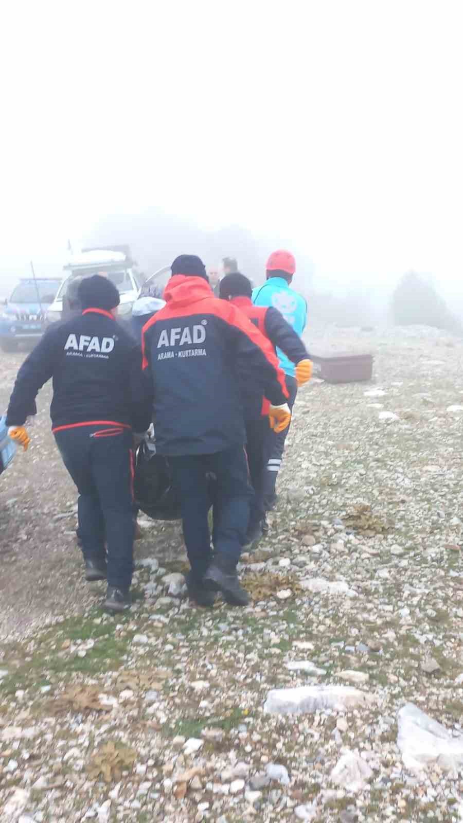 kusadasinda ucurumdan dusen sahis hayatini kaybetti 2 FVNJVeSj