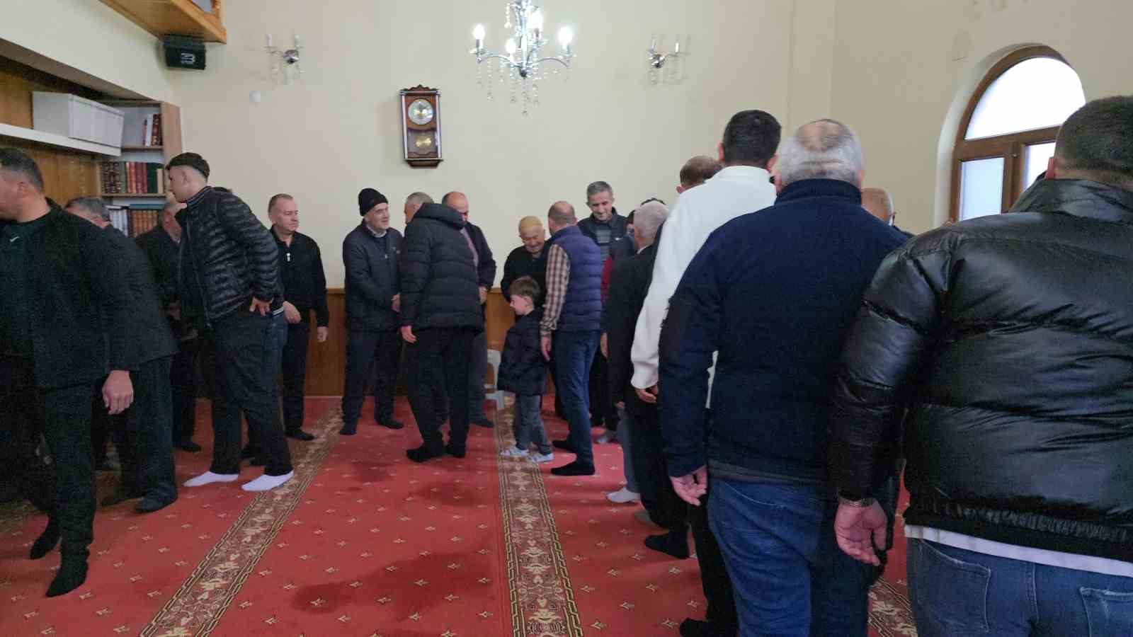 Küslerin barıştığı bayramlaşma halkası geleneği yaşatıldı 5 kuslerin baristigi bayramlasma halkasi gelenegi yasatildi 1 66iRzst2