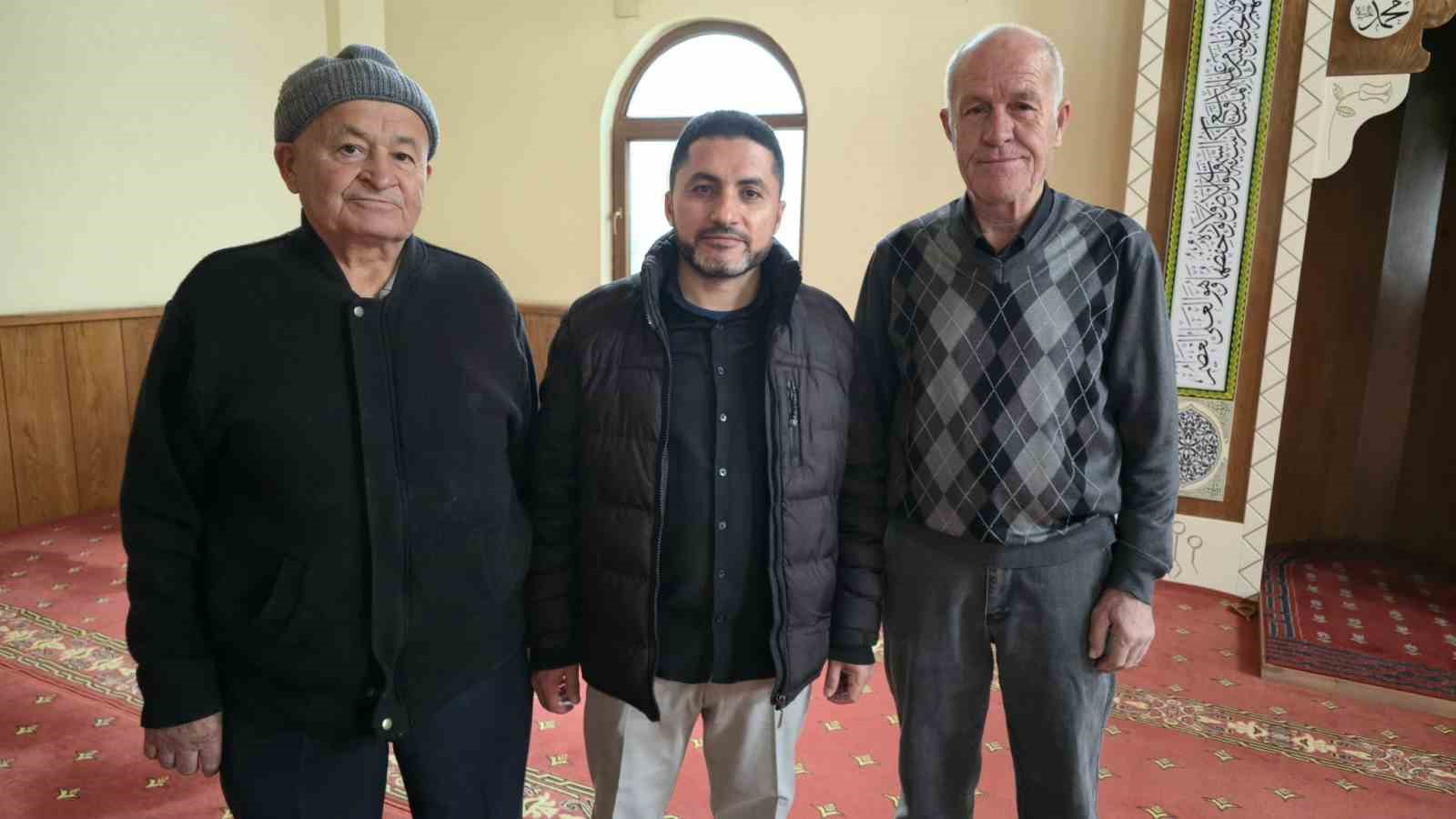 Küslerin barıştığı bayramlaşma halkası geleneği yaşatıldı 7 kuslerin baristigi bayramlasma halkasi gelenegi yasatildi 3 fZOHT2Xl