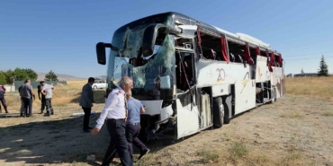 kutahya-afyonkarahisar-kara-yolunda-yolcu-otobusu-devrildi-31-yarali-ikewG5v5.jpg