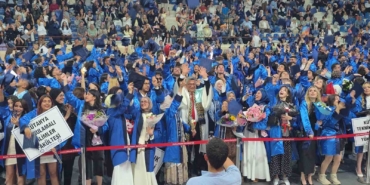 kutahya-dumlupinar-universitesinde-binlerce-ogrenci-mezuniyet-sevinci-yasadi-FRUu8n8t.jpg