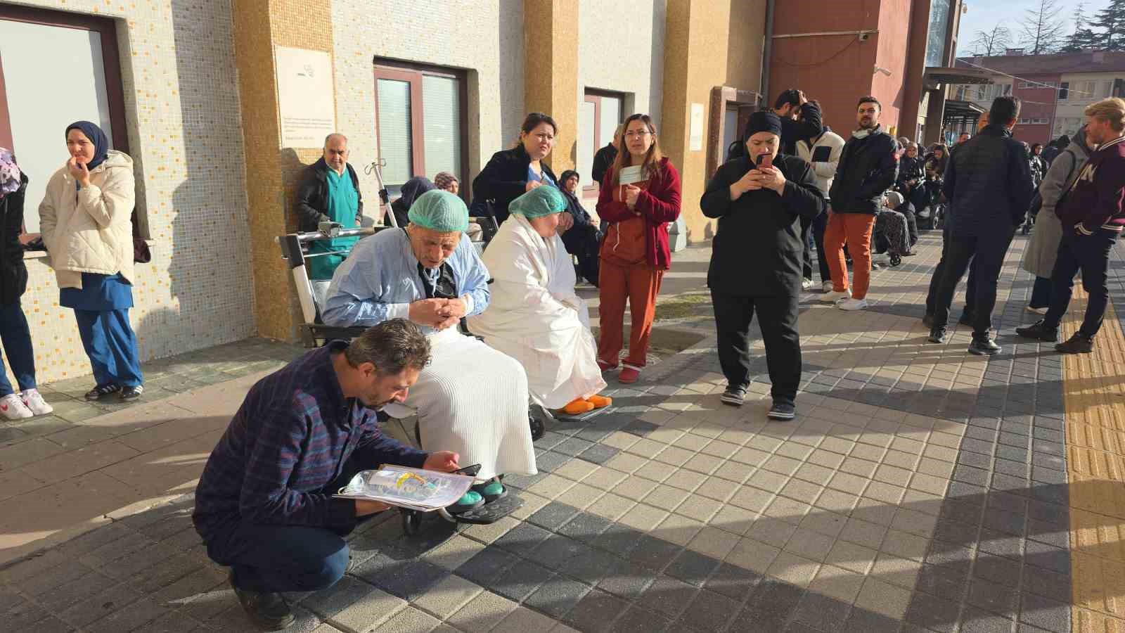 kutahya evliya celebi egitim ve arastirma hastanesinde yangin 4
