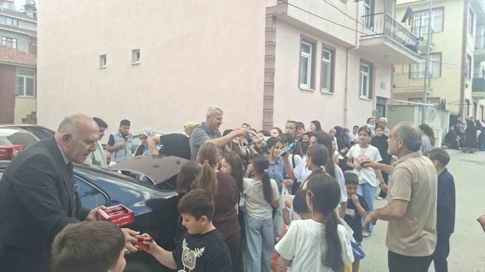 kutahya hisarcikta bayram arifelerinde holo gelenegi asirlardir yasatiliyor 1 TbHUGUZG