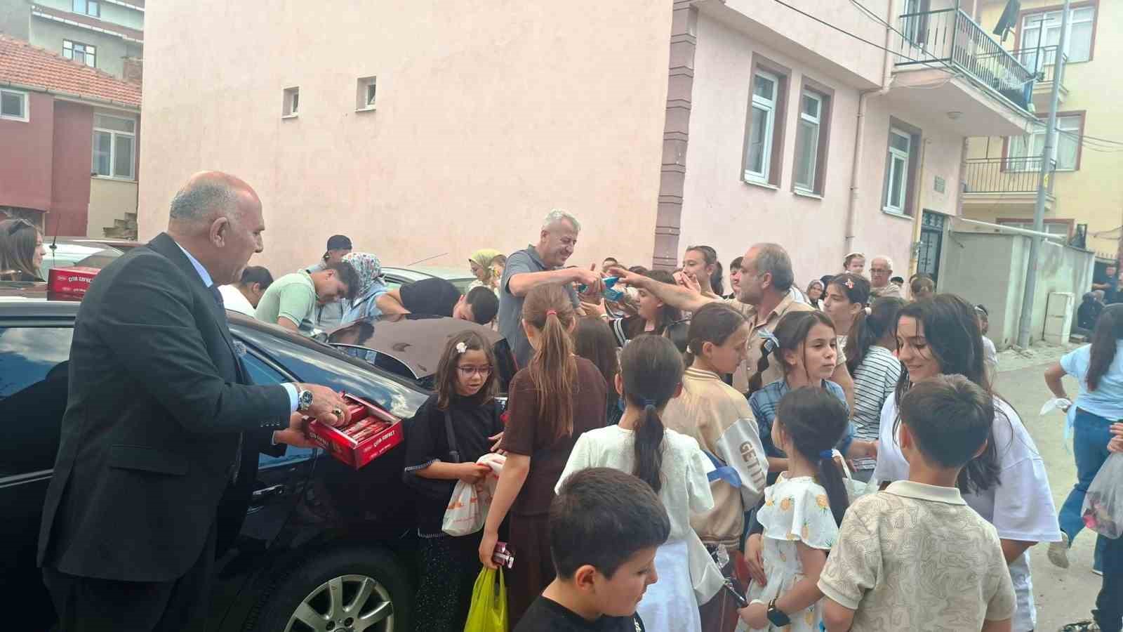 kutahya hisarcikta bayram arifelerinde holo gelenegi asirlardir yasatiliyor 2 zX1mzFnZ