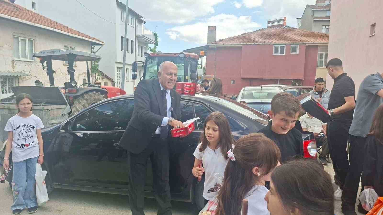 kutahya hisarcikta bayram arifelerinde holo gelenegi asirlardir yasatiliyor 3 vQBk4XkW