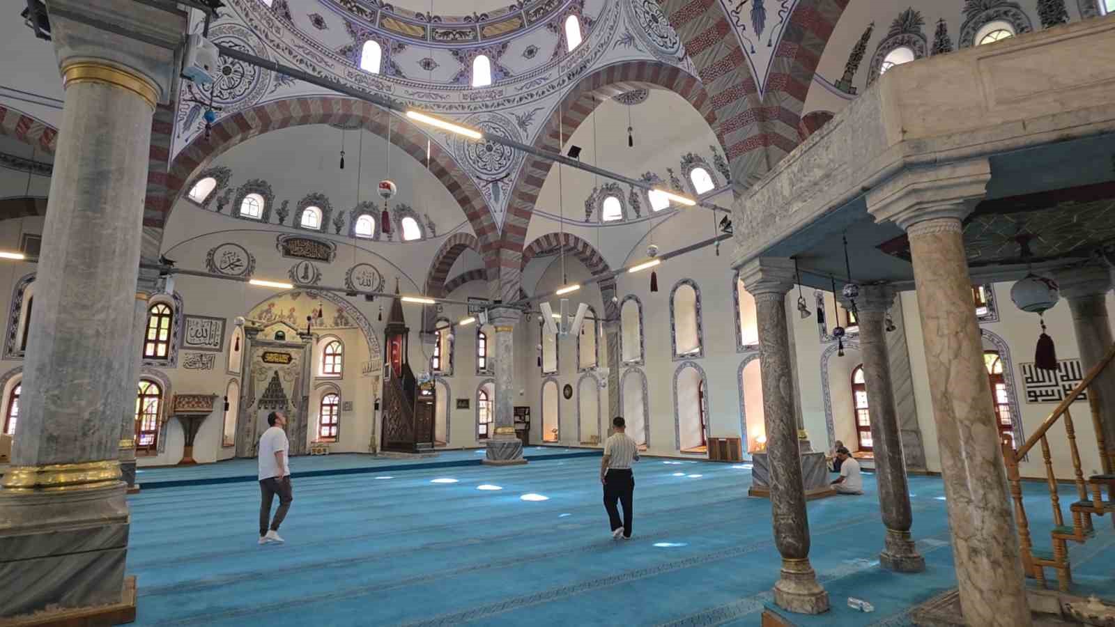 kutahya ulu camiinde karekod destekli dijital rehber donemi basladi 2 LsJ9ibHV