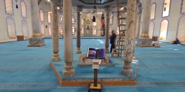 kutahya-ulu-camiinde-karekod-destekli-dijital-rehber-donemi-basladi-eftSiwiI.jpg