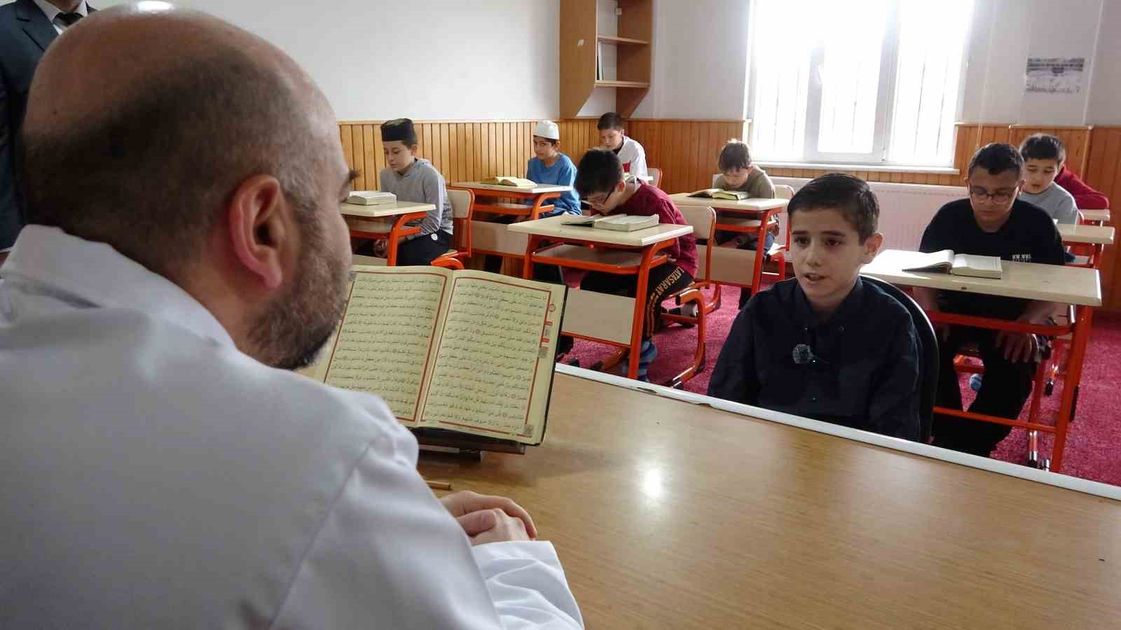 kutahyada 11 yasindaki omer sabri 8 ayda hafiz oldu 1 OZsP3JrS