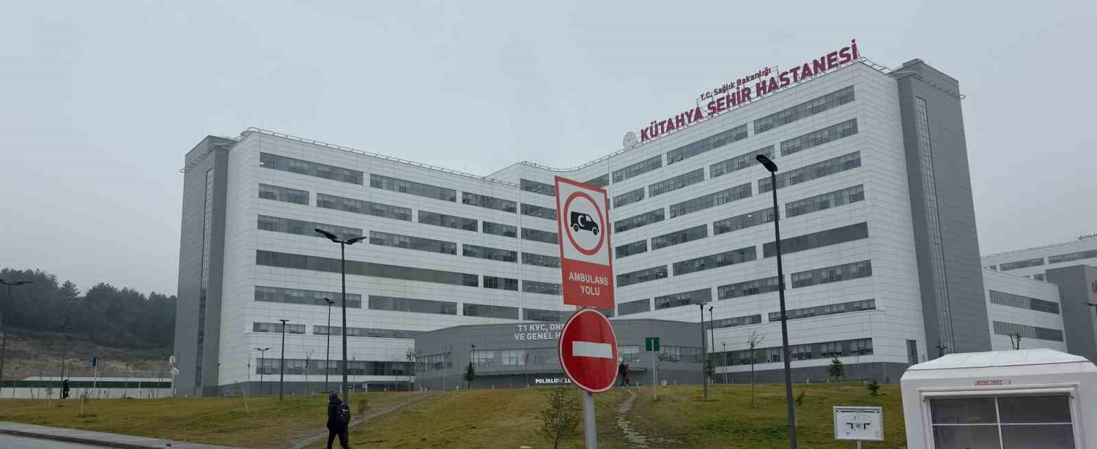 kutahyada 23 ogrenci zehirlenme suphesiyle hastaneye kaldirildi 1 LOaS59Tb