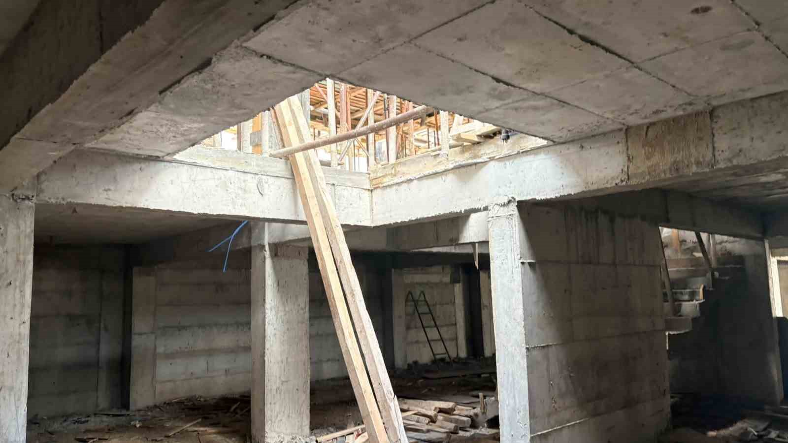 kutahyada 3 iscinin oldugu insaat faciasinda 3 kisi tutuklandi 1 vb8tr9NH