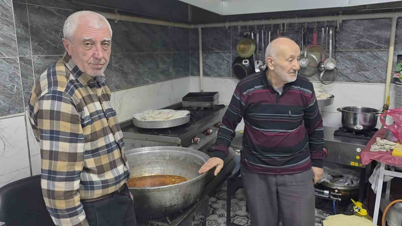 kutahyada 45 yillik askida iftar gelenegi 2 EvzUtGf3