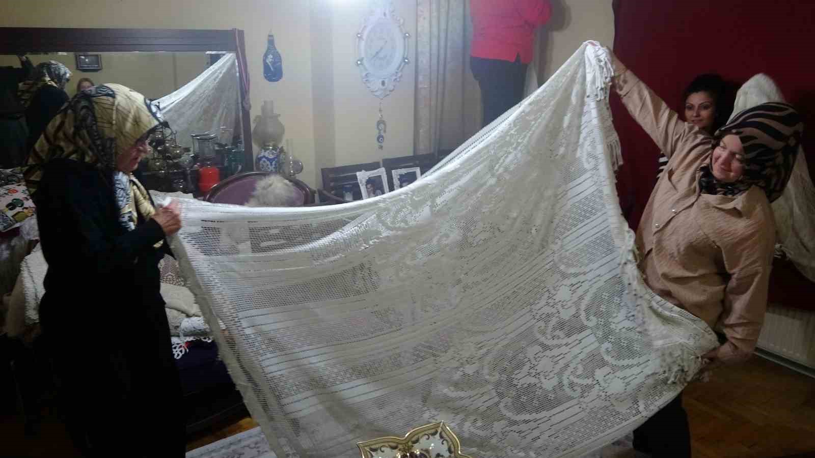 kutahyada 70 yildir ilmek atan emekli ogretmenin azmi ornek oluyor 3 t8UPVntQ