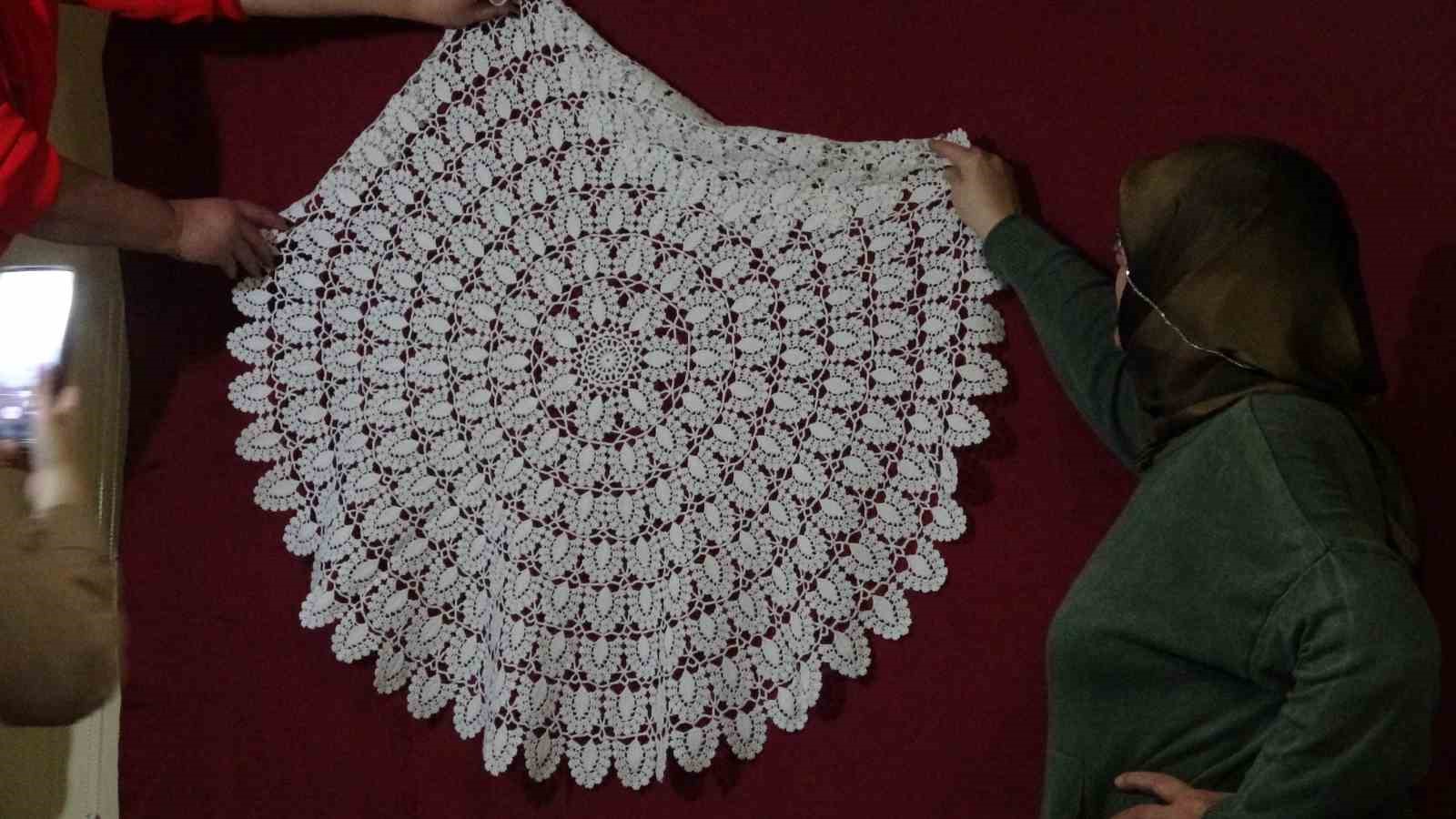 kutahyada 70 yildir ilmek atan emekli ogretmenin azmi ornek oluyor 5 afQK3Xur