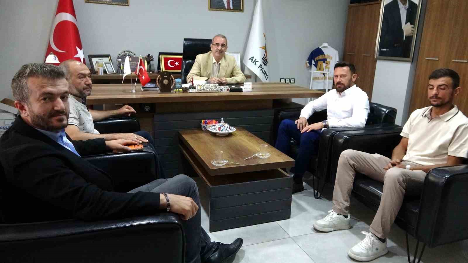 kutahyada anahtar partiden ak partiye katilim 1 E6GCTQSz