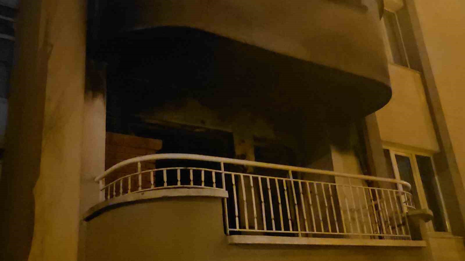 kutahyada apartman yangini 1 kisi hayatini kaybetti 2 kisi yaralandi 1 BFtJ6YeU