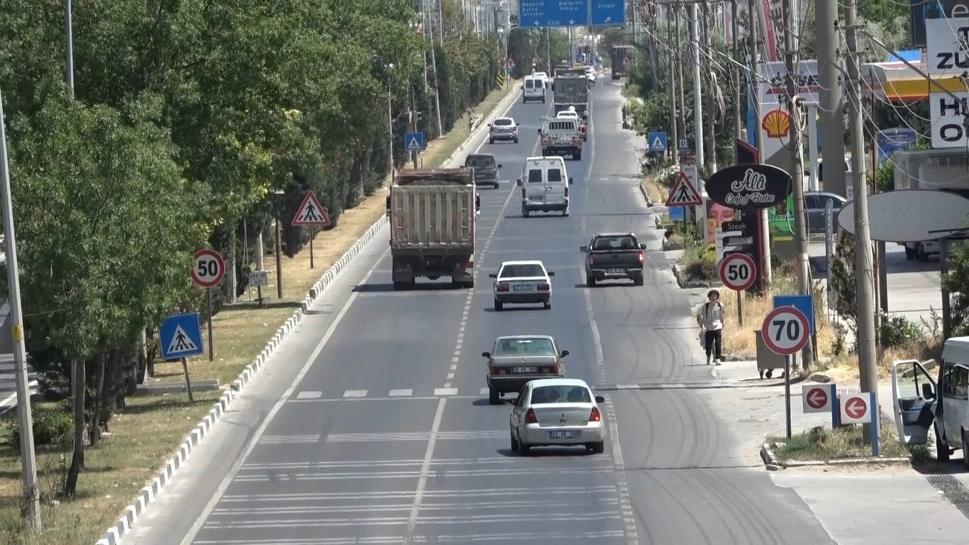 Kütahya’da araç sayılarındaki artış "durmak" bilmiyor 5 kutahyada arac sayilarindaki artis durmak bilmiyor 1 XktJFOFN