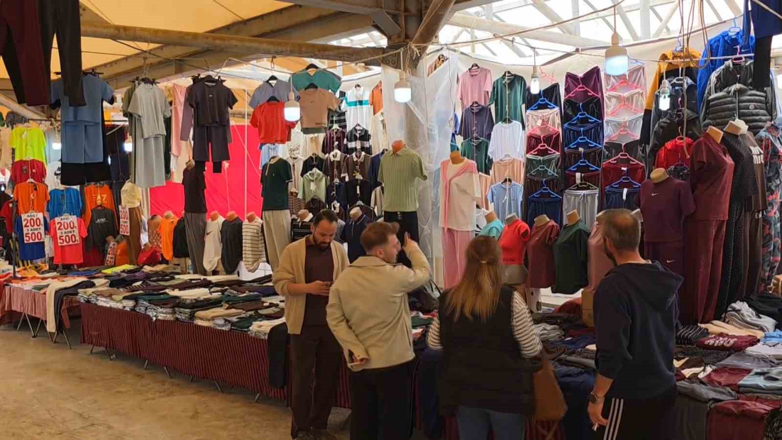 kutahyada bayram pazari hareketliligi basladi 5 iLUY2rQh