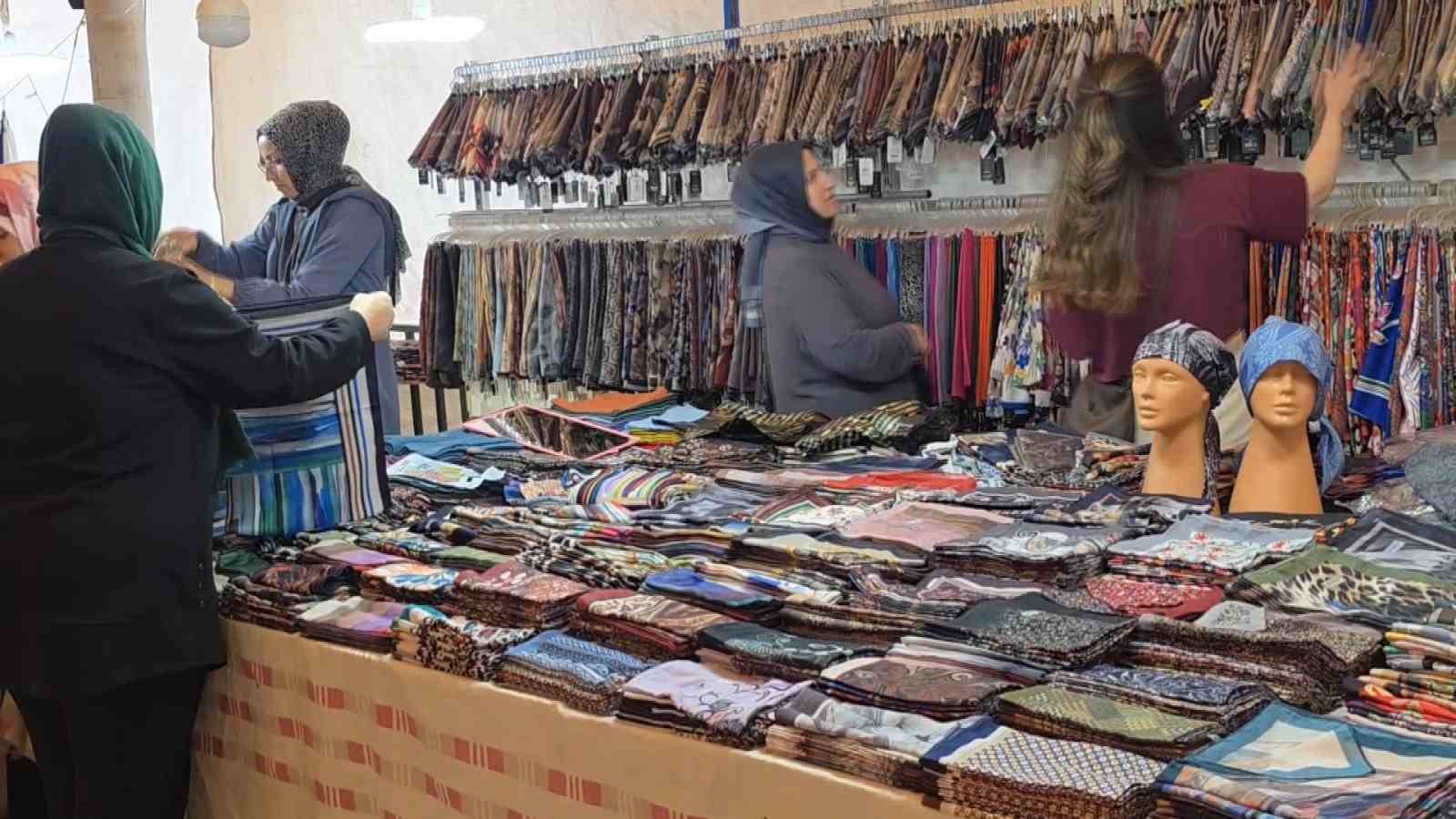 kutahyada bayram pazari hareketliligi basladi 7 PECVZ5f8