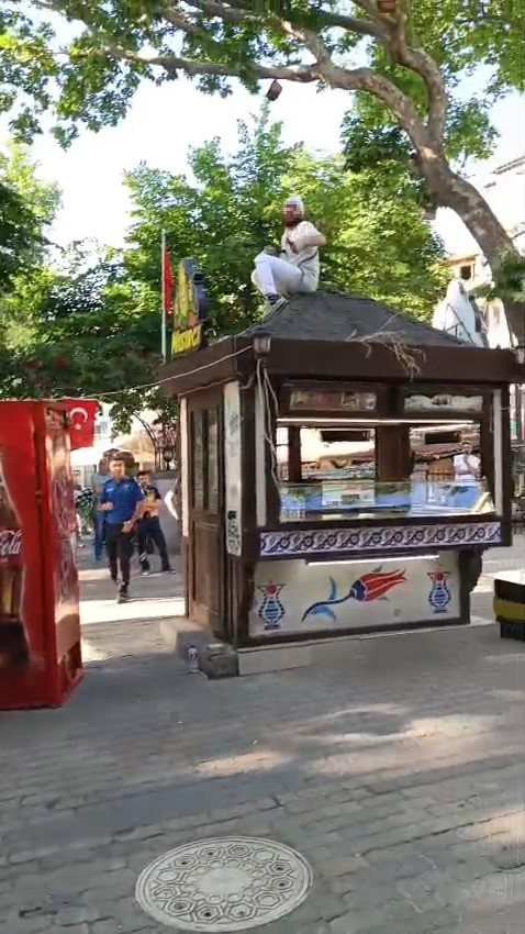 kutahyada bufe krizi esnaf kendini catiya zincirledi polis ve zabita esliginde bufeler kaldirildi 2 ucBUsU1v