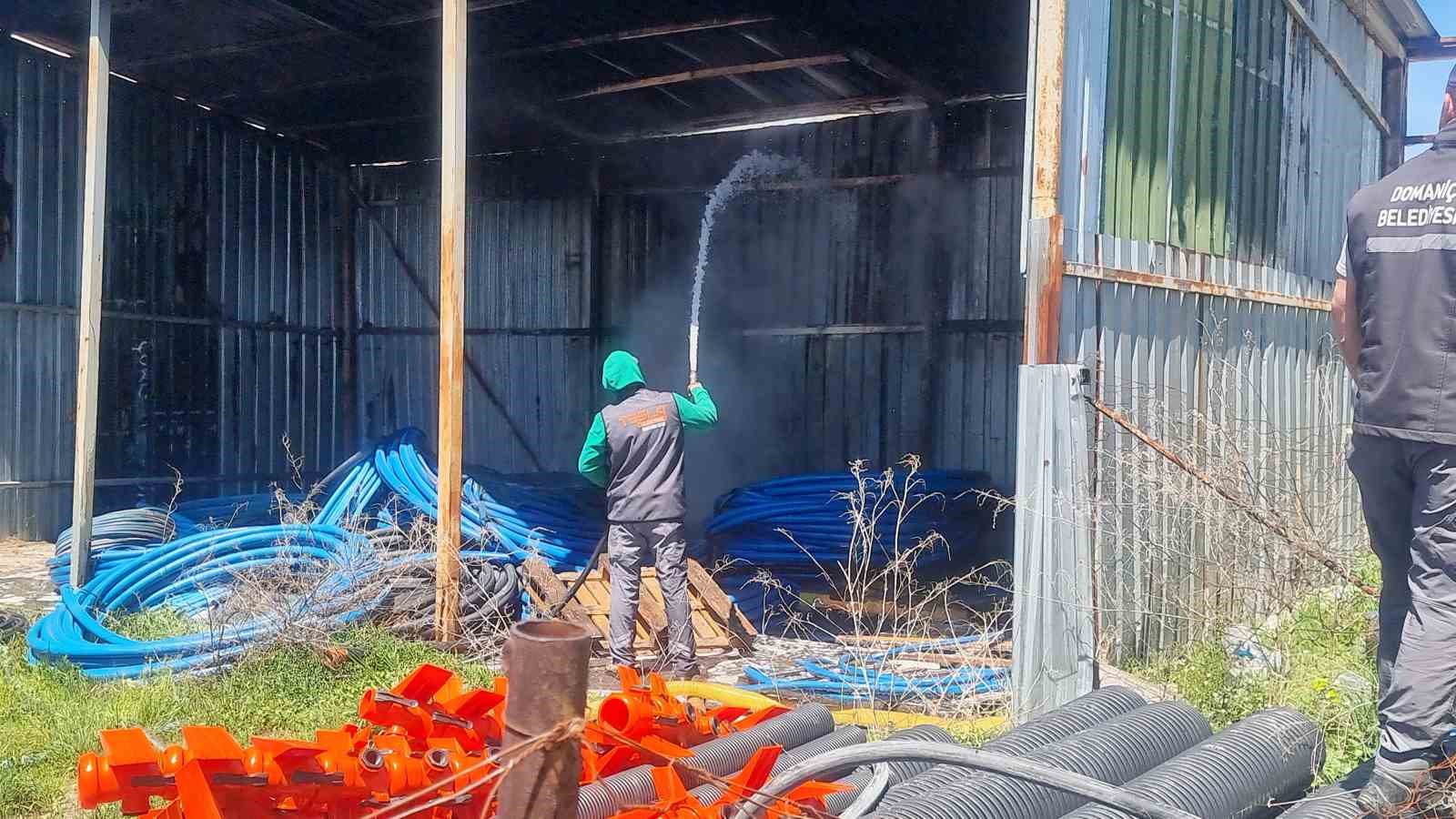 kutahyada depo yangini panige neden oldu 0 RqeyUAJl