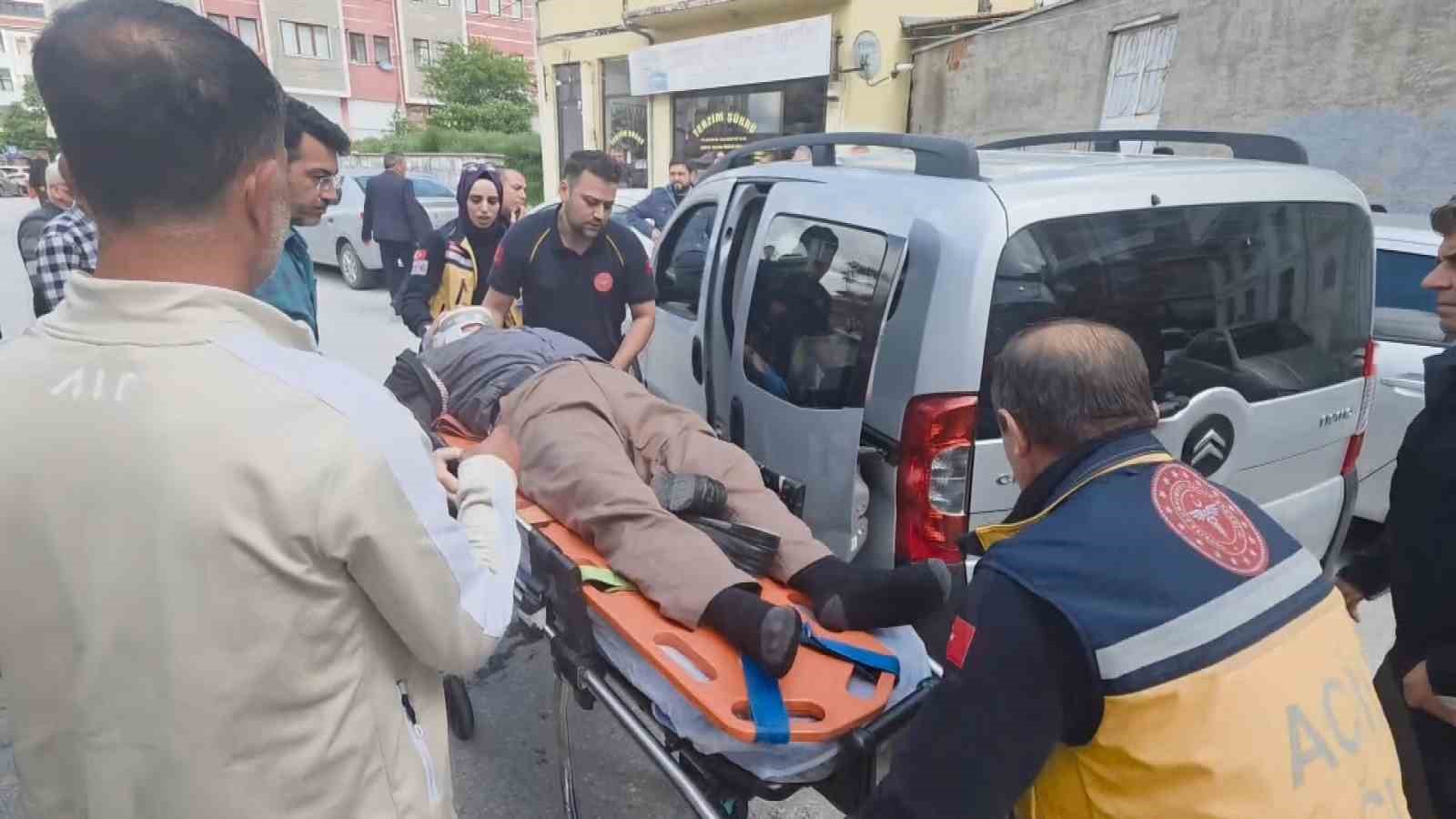 kutahyada direksiyon basinda rahatsizlanan surucu kaza yapti 0
