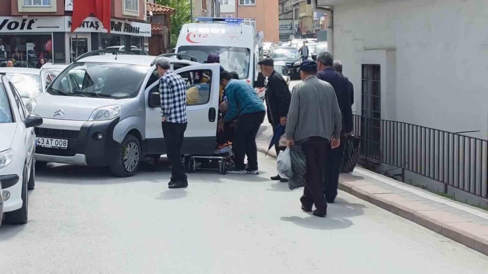 kutahyada direksiyon basinda rahatsizlanan surucu kaza yapti 2 hZn4f8nD