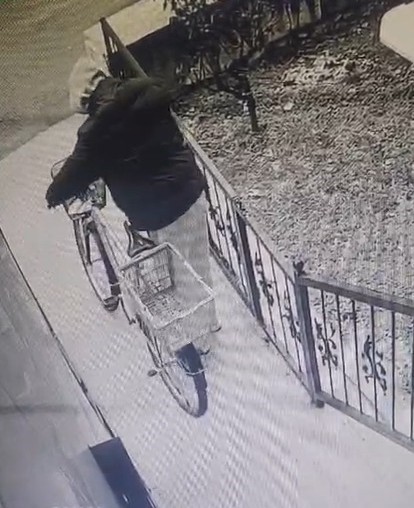 kutahyada gunduz vakti bisiklet hirsizligi kamerada 2