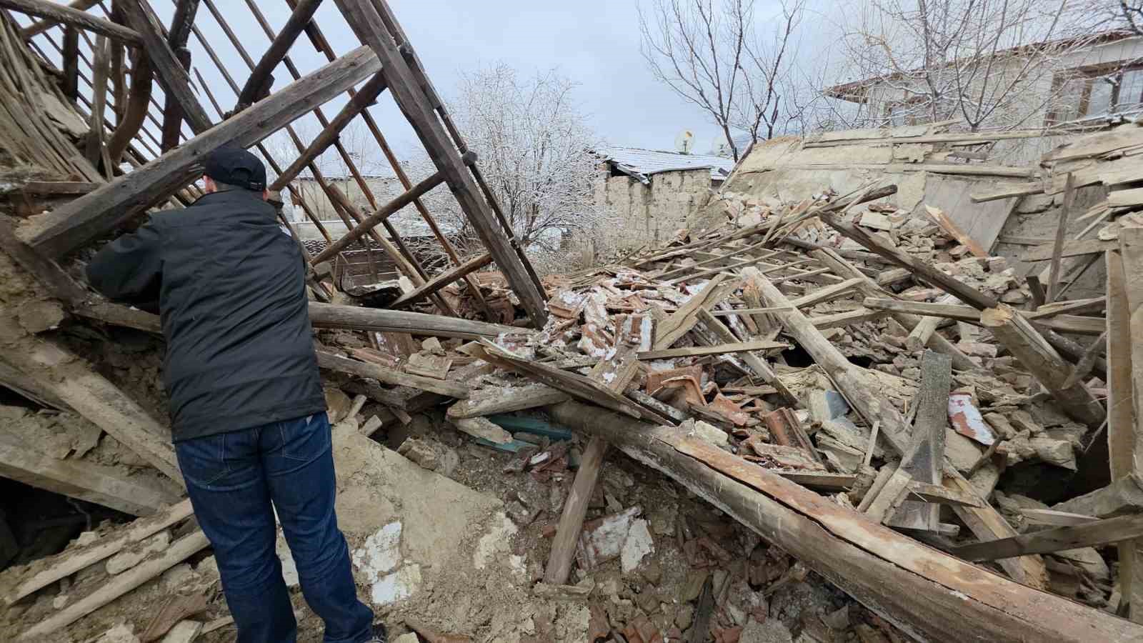 kutahyada guvercinlerini kontrol etmek isterken enkaz altinda kaldi 3 lza6mUwt