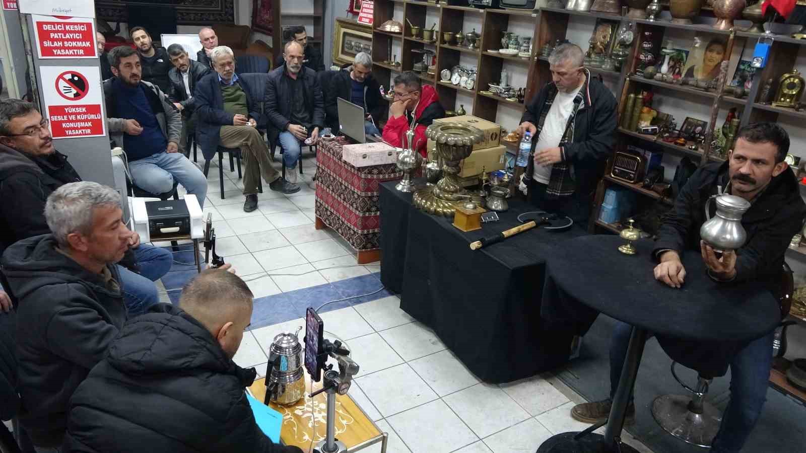 kutahyada haftada 3 gun antika mezati duzenleniyor 4