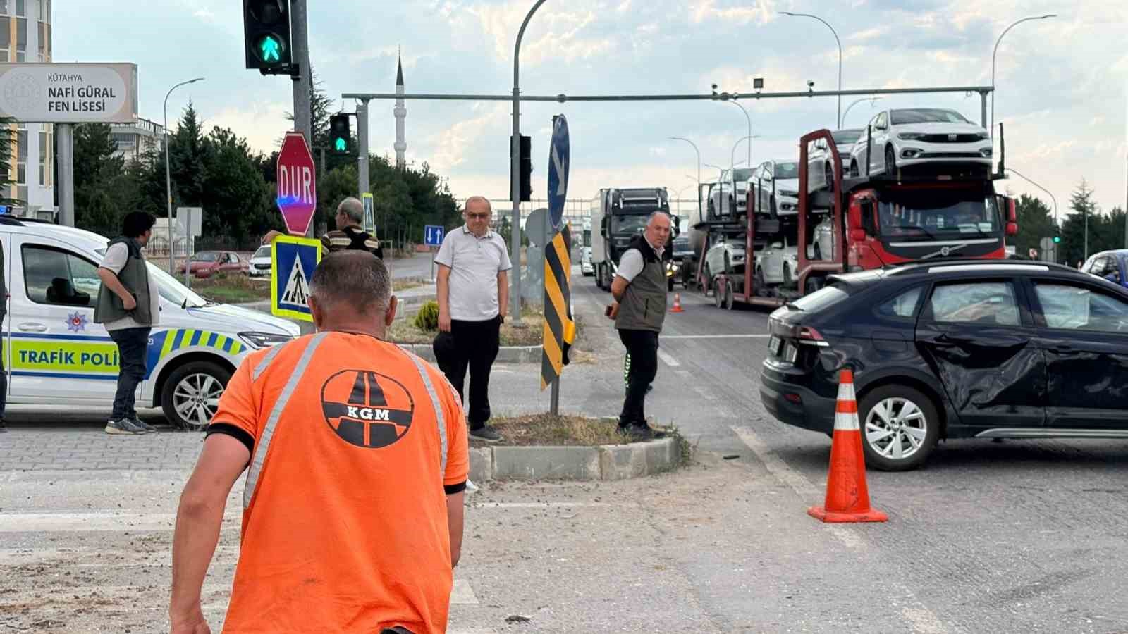 Kütahya’da iki otomobil çarpıştı: 5 yaralı 4 kutahyada iki otomobil carpisti 5 yarali 0 gtdTAcHF