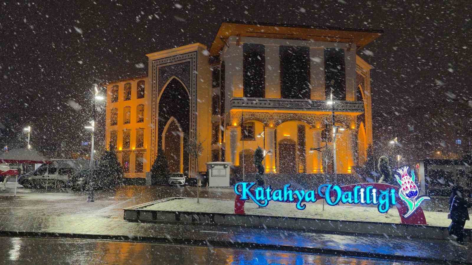 kutahyada kar yagisi kenti beyaza burudu 5 3aPOcauG