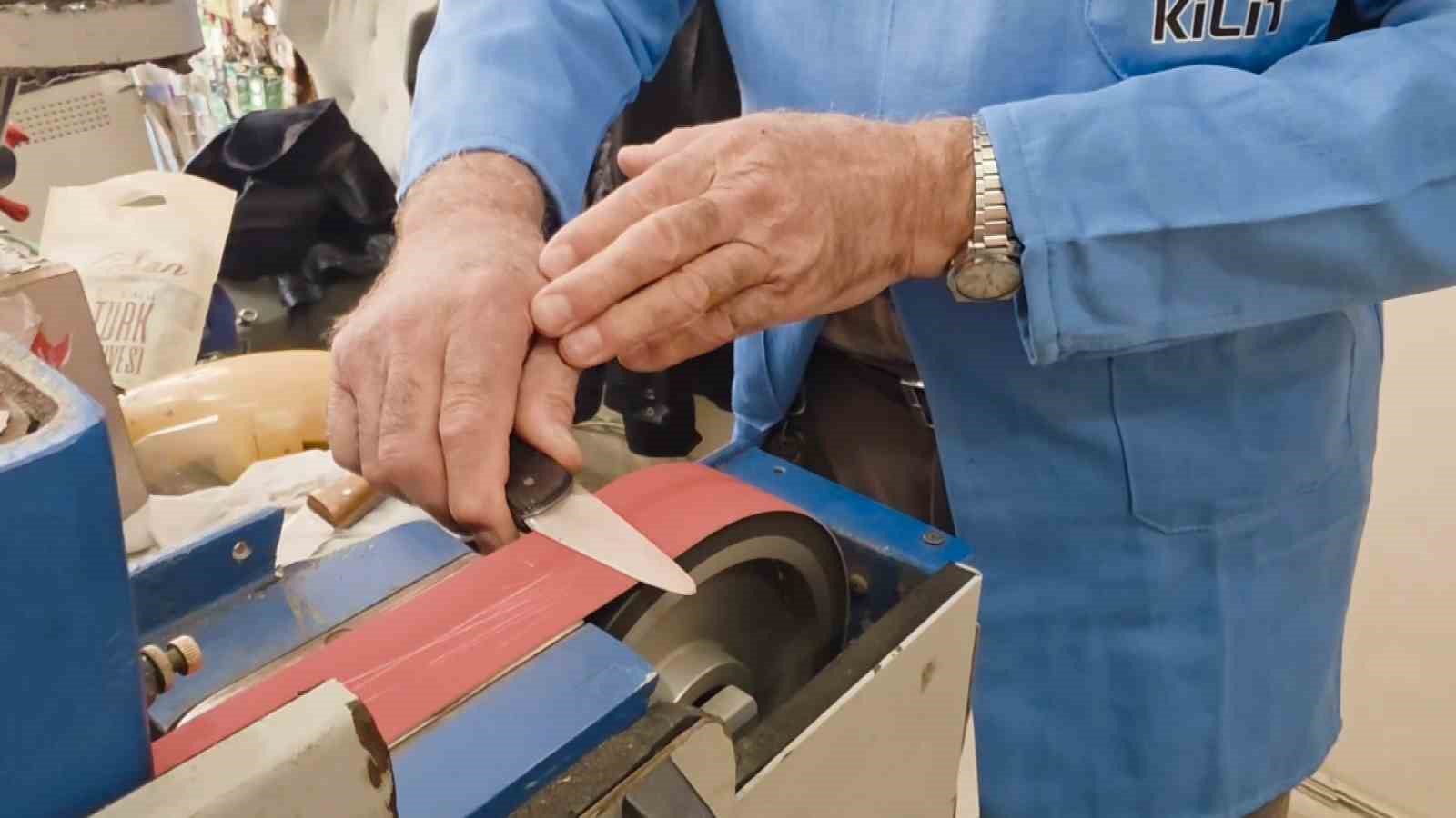 kutahyada kurban bayrami oncesi bicak bileme mesaisi yogunlasti 0 KjRVHfYR