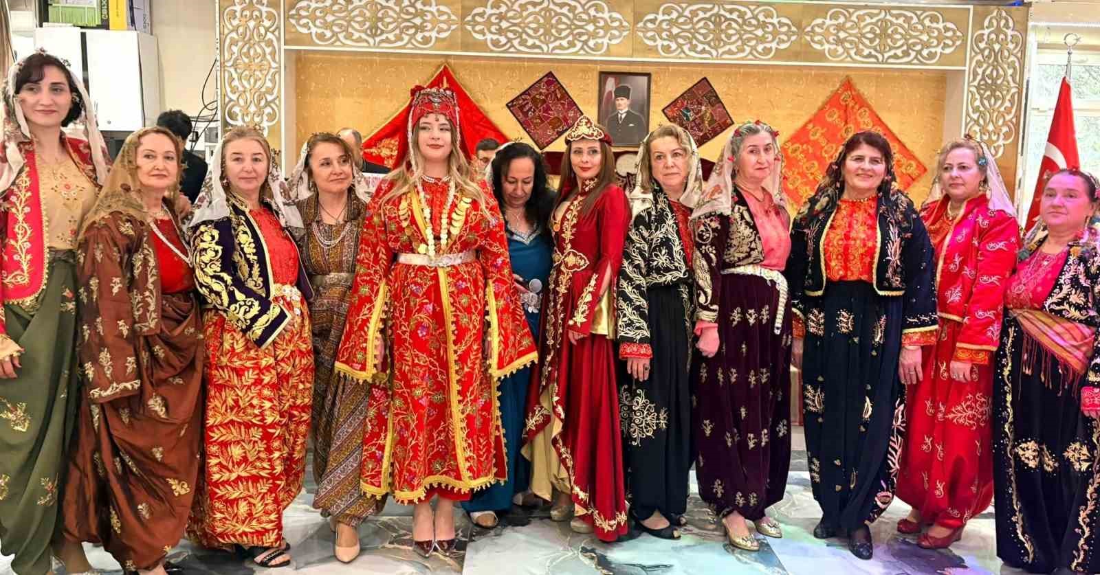Kütahya’da "Şalvarını Al Gel" etkinliğiyle geleneksel giyim kültürü yeniden canlandı 4 kutahyada salvarini al gel etkinligiyle geleneksel giyim kulturu yeniden canlandi 0