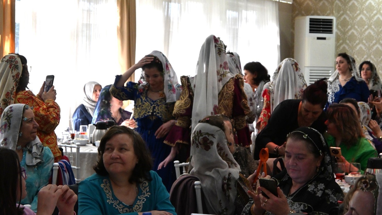Kütahya’da "Şalvarını Al Gel" etkinliğiyle geleneksel giyim kültürü yeniden canlandı 5 kutahyada salvarini al gel etkinligiyle geleneksel giyim kulturu yeniden canlandi 1 d3m1lecl
