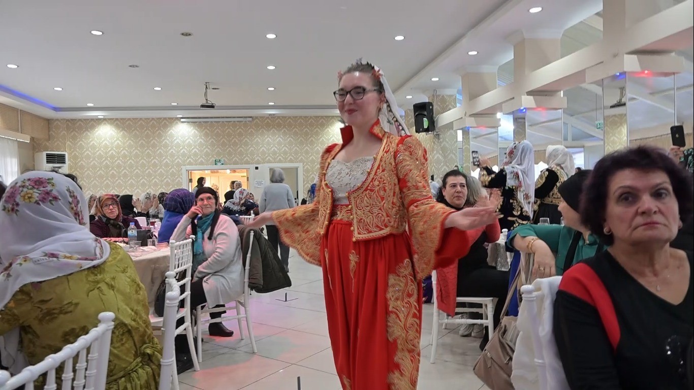 Kütahya’da "Şalvarını Al Gel" etkinliğiyle geleneksel giyim kültürü yeniden canlandı 9 kutahyada salvarini al gel etkinligiyle geleneksel giyim kulturu yeniden canlandi 5 WwQuRBmb