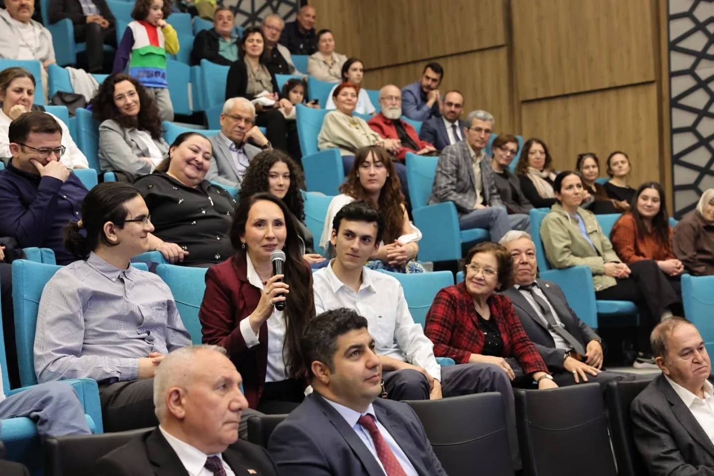 kutahyada tekin ugurel icin saygi gecesi duzenlendi 1 4czANwGB
