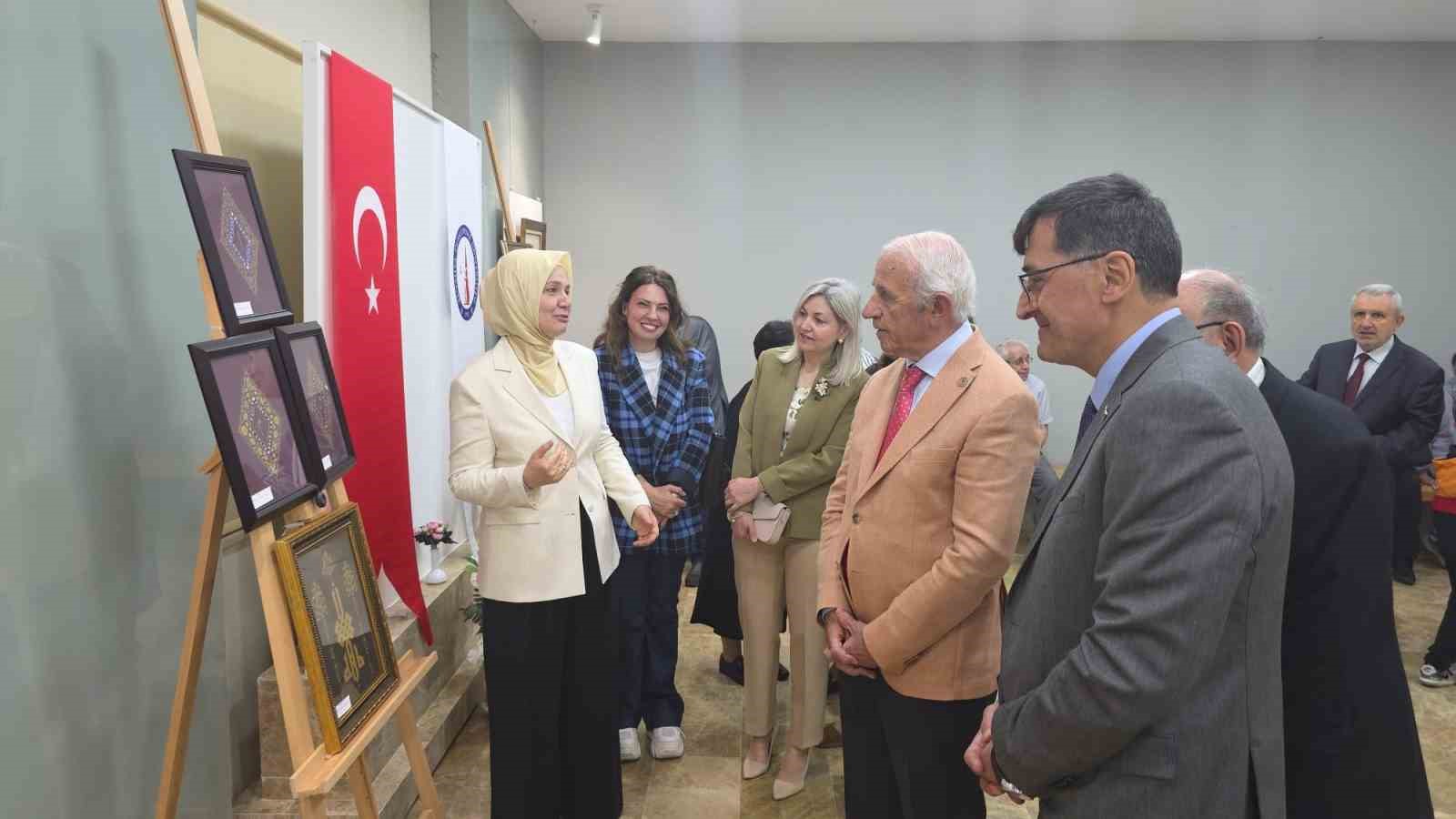 kutahyada tezhip sanati kurslarla gelecek nesillere aktariliyor 7 fR8RCy82