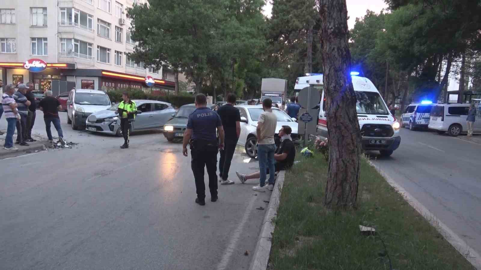 Kütahya’da trafik kazası: 2 yaralı 4 kutahyada trafik kazasi 2 yarali 0 5A7zKSmD