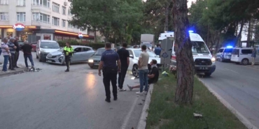 kutahyada-trafik-kazasi-2-yarali-15xNSvCW.jpg