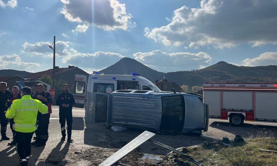 kutahyada trafik kazasi 7 yarali 0 pXB7Hrgs