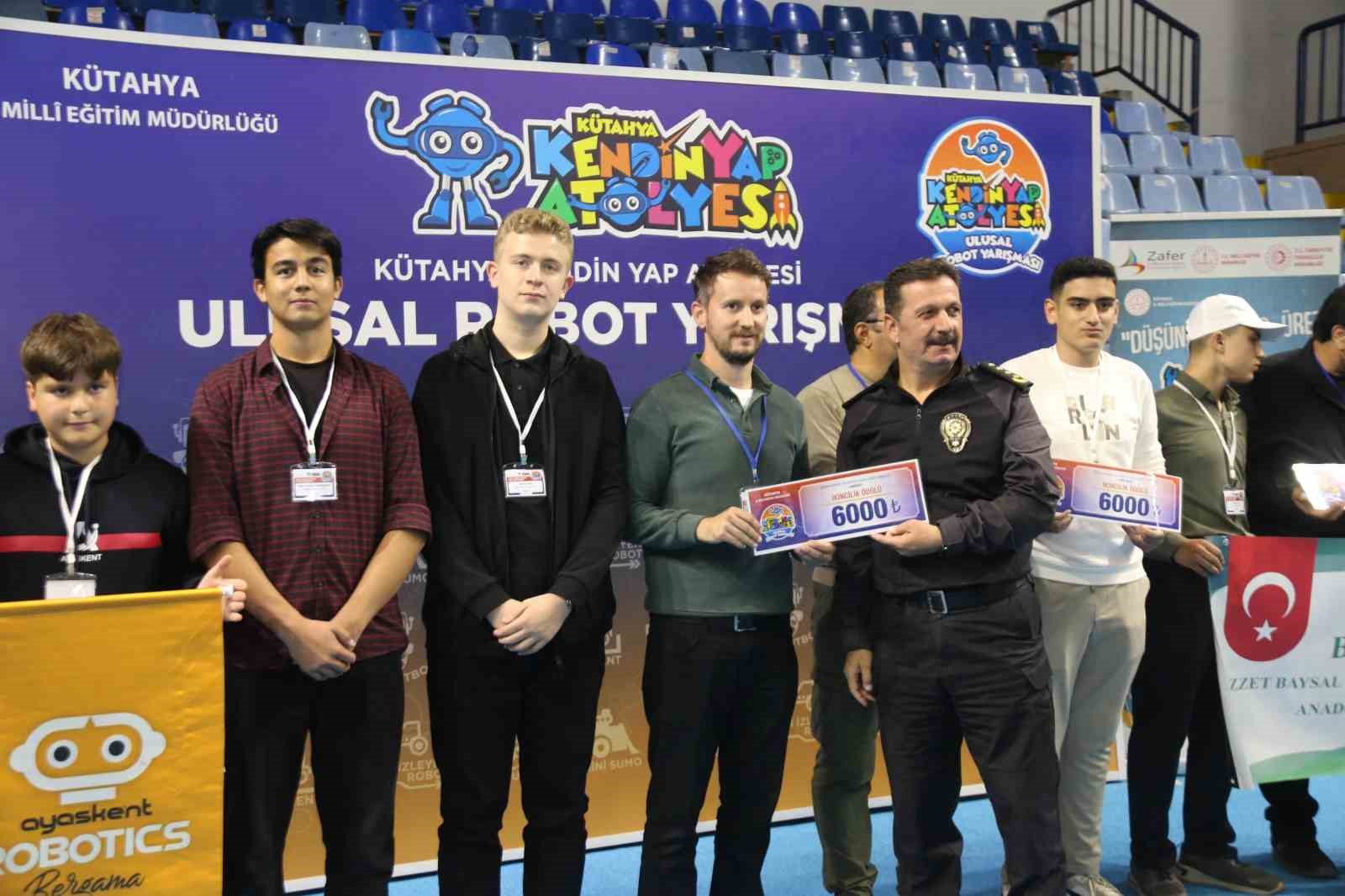kutahyada ulusal robot yarismasinda dereceye giren ogrenciler odullerini aldi 2 1iRGQNsA