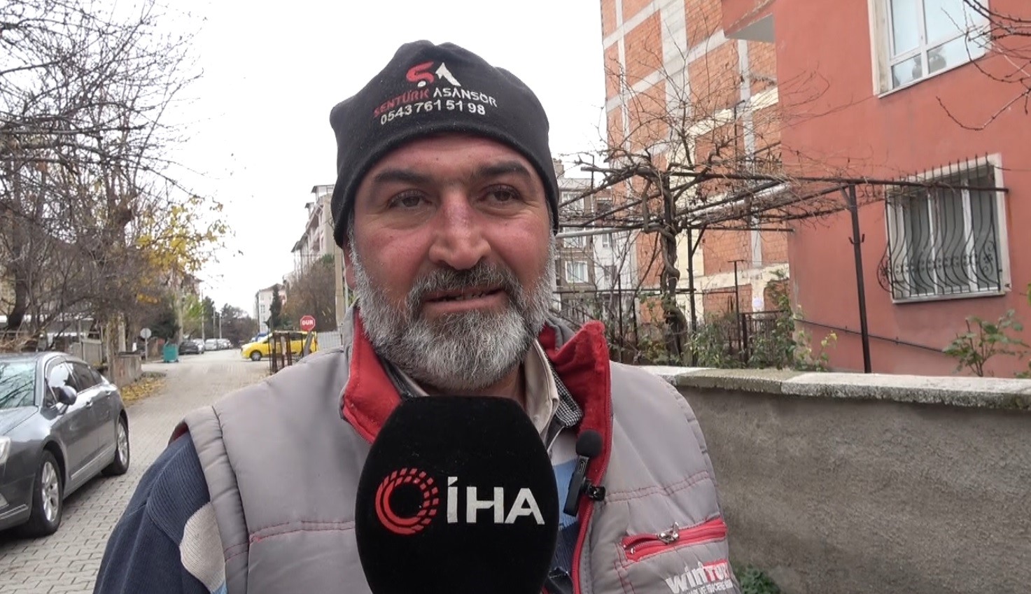 kutahyada yasli adamdan cevreye ornek temizlik dersi 4 8TnU1Ec7