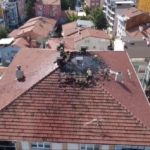 kutahyada-yildirim-dusen-catida-yangin-cikti-PCurbTPQ.jpg