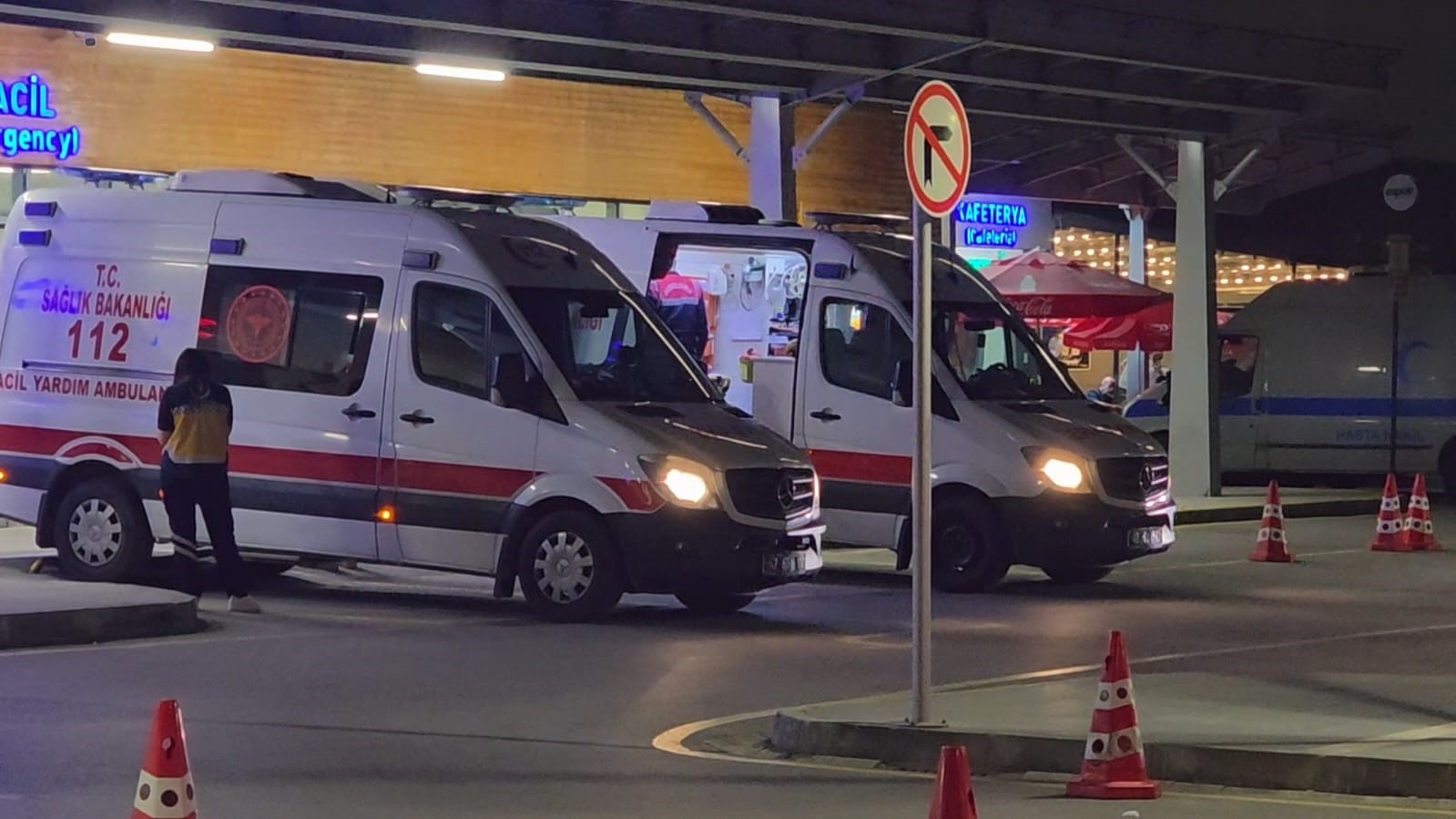 kutahyada zehirlenme suphesiyle hastaneye basvuranlarin sayisi 71e yukseldi 3