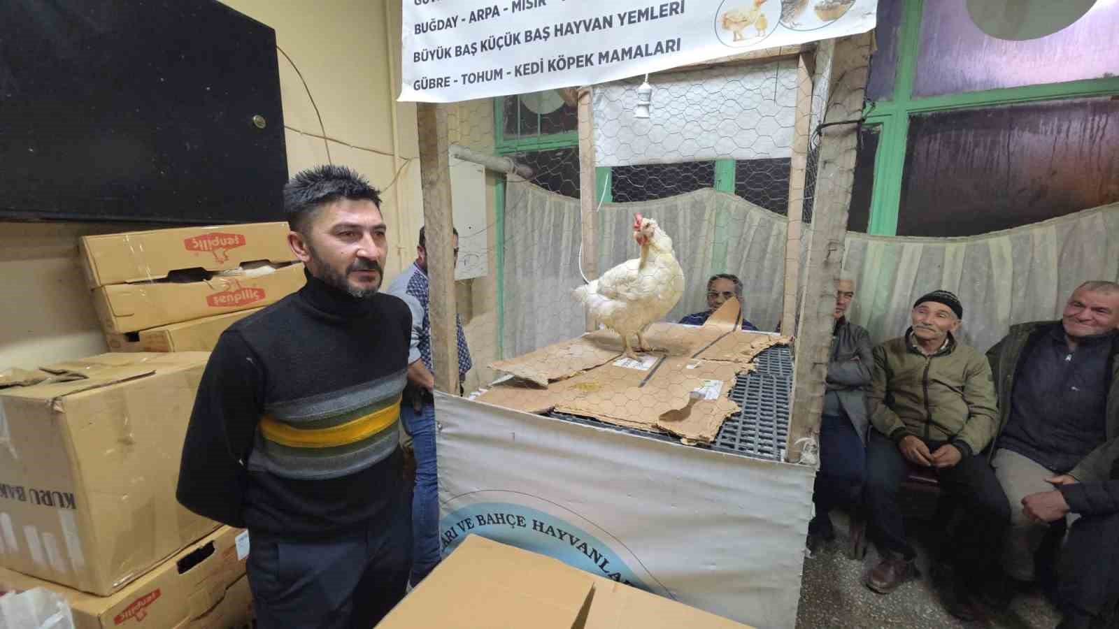Kütahya’daki süs tavukları açık artırmayla satıldı 8 kutahyadaki sus tavuklari acik artirmayla satildi 4 TtZ1LNzL